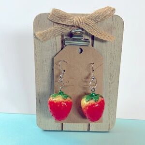 Strawberry earrings, 3D